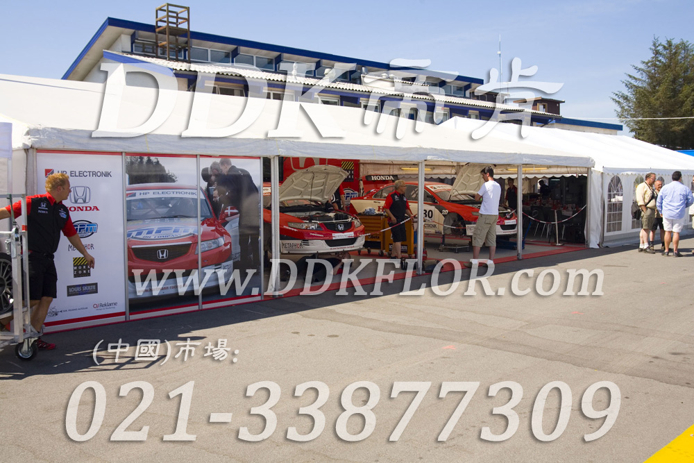 灰+紅（2）_本田汽車維修車間地板材料樣板圖片,帝肯(DDK)_7000_9979（維修車間地面材料）效果圖，移動篷房用地板,pe戶外地板,pp防滑墊,塑料拼接地板,塑料拼裝地板,室外拼接地墊,室外鏤空拼裝地板,拼接地板,拼接式地墊,拼裝地墊,拼接式防滑墊,拼裝地板,拼裝地膠,模塊拼接式門墊,PVC拼接地墊,維修車間地板,車展地膠,車庫地板,車庫地墊,車庫地膠,車用防滑墊,車展地板,停車場防滑墊