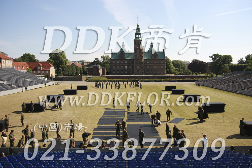 黑色定制（5）_廣場草坪地面保護材料樣板圖片,帝肯(DDK)_7000_222（草坪保護材料）效果圖，草坪保護板,草坪保護墊,草坪專用蓋板,草坪地板