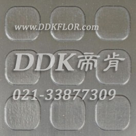 灰色卷材地膠樣板圖片，帝肯(DDK)_X600（KS系列|百勝）效果圖，凈化車間地板,工廠車間地膠,工廠車間地板革,無塵車間地板,車間pvc地板,車間用地板膠,車間塑膠地板,車間塑料防滑墊,車間地面膠皮,車間地膠墊,車間地毯,車間地板磚,車間地板,車間地墊,車間防滑地墊,車間防滑墊,車間防砸地板,食品車間地板,耐壓耐磨地毯,耐壓地板,耐磨防滑地板,耐磨地膠,耐酸堿pvc地板膠,耐酸堿地墊,耐酸堿地毯,耐酸堿膠墊,耐油防滑地墊,耐酸堿防腐蝕膠墊,耐磨地板,PVC地毯,pvc塑料地毯,廠房地毯,塑料防滑地毯,地面保護地毯,塑料地毯,塑膠地毯,工業地毯,工業塑料地毯,工業防滑地毯,工廠地毯,塑料橡膠地毯,橡膠地毯,橡膠防滑地毯,過道地毯,通道地毯,防滑地毯,靜音地毯,除塵地毯,防噪聲地毯,防滑毯,防水地毯,防噪音地毯,防塵地毯,防滑塑料毯,防污地毯,走道地毯,車庫塑料地毯,pvc防滑卷材,pvc塑膠地毯,pvc塑膠地板,工廠塑膠地板,工業塑膠地板,車庫塑膠地板,廠房防滑地膠,廠房地膠,地膠,圓點,工業地膠,工廠地膠,工廠地板膠,工廠地板,防酸堿地膠墊