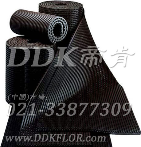 黑色通底型豎條紋防滑毯（4）樣板圖片,帝肯(DDK)_1900（Comfort|康福特）效果圖，pvc防水地墊,pvc防滑卷材,z字型疏水墊,室外防水地板,塑膠透水地板,排水地墊,排水地板,排水防滑墊,泄水型地板磚,漏水地墊,漏水地膠,漏水橡膠墊,漏水防滑墊,疏水板,疏水墊,疏水型抗疲勞地墊,疏水地墊,疏水地席,疏水地毯,疏水防滑墊,疏水防滑地墊,疏水磚,耐油耐水地墊,透水地墊,透水地板膠墊,防水地墊,防水地毯,防水地膠墊,防水墊,防水防滑墊,防滑隔水墊,隔水地墊,隔水地板,隔水材料,工業耐油地墊,耐油地墊,耐油工業橡膠墊,耐油橡膠地墊,耐油膠墊,耐油橡膠墊,耐油防滑地墊,耐油防滑墊,重型防滑耐油墊,防油地墊,防油防滑墊,塑料防滑網格墊,塑料網格扳,塑料網格防滑地墊,工業用格柵地墊,柵格地墊,網格地墊,網格塑料地板墊,網格塑料墊,網格防滑墊,網格地板,防滑塑料網格,網孔地墊,網眼防滑,網狀防滑墊,網狀地毯