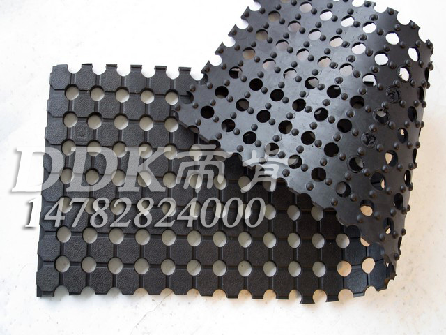圓孔橡膠防滑毯(2)_黑色樣板圖片,帝肯(DDK)_4500(BRD|大道)效果圖 圓孔橡膠防滑毯(2)_黑色樣板圖片,帝肯(DDK)_4500(BRD|大道)效果圖,多孔橡膠墊,多孔防滑地墊,塑料橡膠地毯,安全橡膠地墊,安全地毯,安全地墊,安全地膠,安全墊,工業地毯,工業防滑地毯,工業防滑墊,橡膠地毯,戶外網狀橡膠墊,橡膠防滑地墊,橡膠防滑地毯,橡膠防滑墊,橡膠腳墊,排水地墊,排水防滑墊,漏水橡膠墊,耐油工業橡膠墊,耐油橡膠地墊,耐油橡膠墊,船用橡膠墊,船用橡膠防滑墊,防滑橡膠墊,防滑橡膠地墊,預制型橡膠卷材,s形防滑地墊,s形防滑墊,s紋型防滑墊,地面防滑墊,安全防滑墊,室外防滑地墊,室外防滑地毯,室外防滑墊,室外防滑透水墊,工廠防滑地墊,工廠防滑墊,帶孔防滑墊,戶外防滑墊,工業防滑地墊,流水線防滑墊,甲板防滑墊,漏水防滑墊,疏水防滑墊,疏水防滑地墊,網格防滑墊,網狀防滑墊,耐油防滑地墊,耐油防滑墊,車廂防滑墊,車間防滑墊,車間防滑地墊,車用防滑墊,過道防滑墊,茶水間防滑地墊,走廊防滑墊,通道防滑墊,重型防滑耐油墊,透水防滑塑膠地墊,通道地毯,防滑塑料毯,防水防滑墊,防滑卷材,防滑地墊卷材,防滑地板革,防滑地毯,防滑隔水墊,防潮地墊,防滑毯,z字型疏水墊