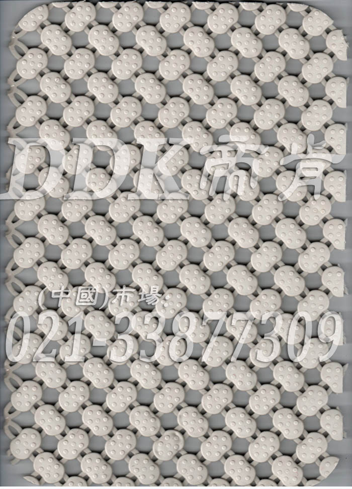 卡其色_橢圓表面_互扣式網孔防滑地膠（7）樣板圖片，帝肯(DDK)_8200（ODL|達喜）效果圖，工業用格柵地墊,浴室pvc格柵地板,柵格地墊,排水地墊,pvc防水地墊,塑膠透水地板,衛生間地板隔水墊,衛生間地墊,衛浴防滑墊,衛生間防水地墊,衛生間防滑地墊,衛生間防滑墊,衛生間地膠,漏水地墊,漏水地膠,排水防滑墊,排水地板,疏水墊,疏水板,疏水磚,疏水防滑地墊,疏水防滑墊,耐油耐水地墊,漏水防滑墊,疏水地墊,疏水地毯,疏水地席,浴室防滑疏水磚,透水地墊,透水地板膠墊,透水防滑塑膠地墊,防水地墊,防水地毯,防水地膠墊,防水墊,防水防滑墊,防滑隔水墊,隔水地墊,隔水地板,隔水材料,泄水型地板磚,PVC拼接地墊,塑料拼接地板,拼接式防滑墊,拼接式地墊,拼裝地墊,拼裝地膠,防滑拼墊,泳池地膠,泳池防滑地墊,泳池防滑地毯,洗手間地墊,洗手間防滑地毯,洗手間防滑墊,洗浴防滑墊,洗澡間防滑墊,游泳池地墊,游泳池防滑地膠,游泳池防滑墊,游泳館防滑墊,浴池防滑地墊,浴池防滑墊,浴室防滑地墊,浴室防滑地磚,浴室防滑地膠,浴室防滑墊,浴室地墊,浴室地板,浴室地板磚,浴室地毯,浴室地磚,浴室墊,淋浴房防滑墊