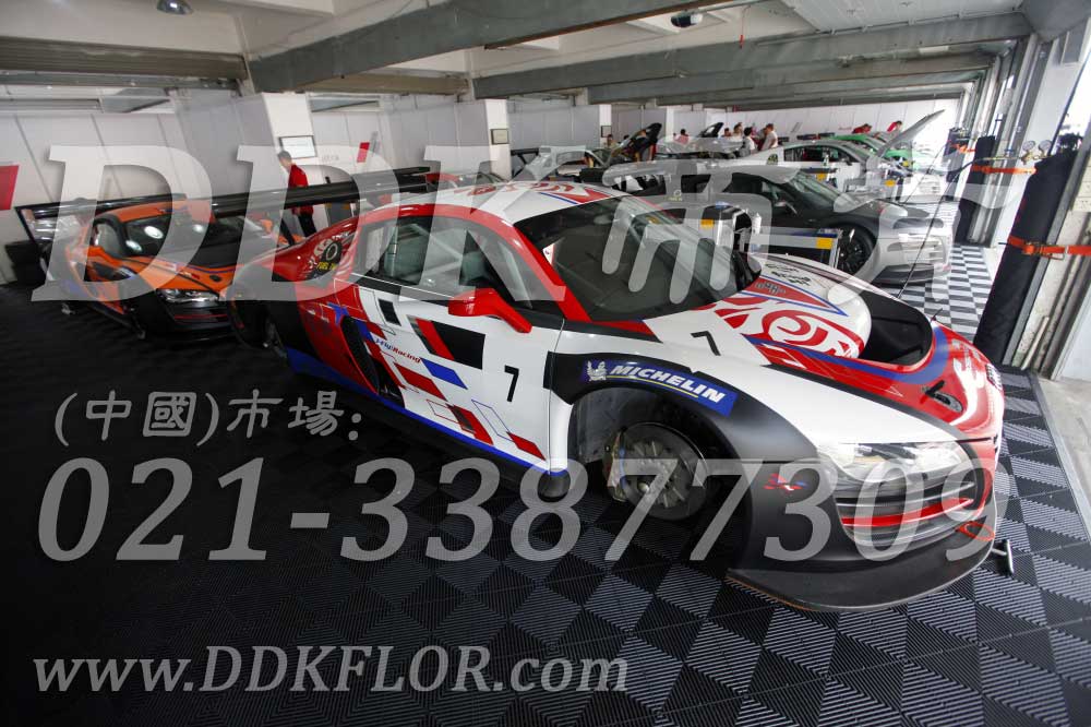 9-F1珠海站汽車維護區專用黑色抗壓地板樣板圖片,帝肯(DDK)_8100_6008（賽車P房帳篷地板）效果圖，帳篷地膠