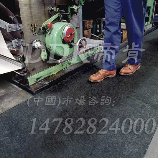 烤漆車間耐油地毯防污染地墊 深灰色耐臟腳墊 工廠通道防滑去腳印地毯 ，車間地毯,車間防滑地墊,車間地墊,地面防滑墊,地面防護材料,工業防滑地毯,工廠腳墊,工廠防滑地墊,工廠地毯,走廊地毯,走道地墊,走道地毯,走道墊,防油防滑墊,防滲地毯,防塵防污地墊,防酸堿膠墊,防污地毯